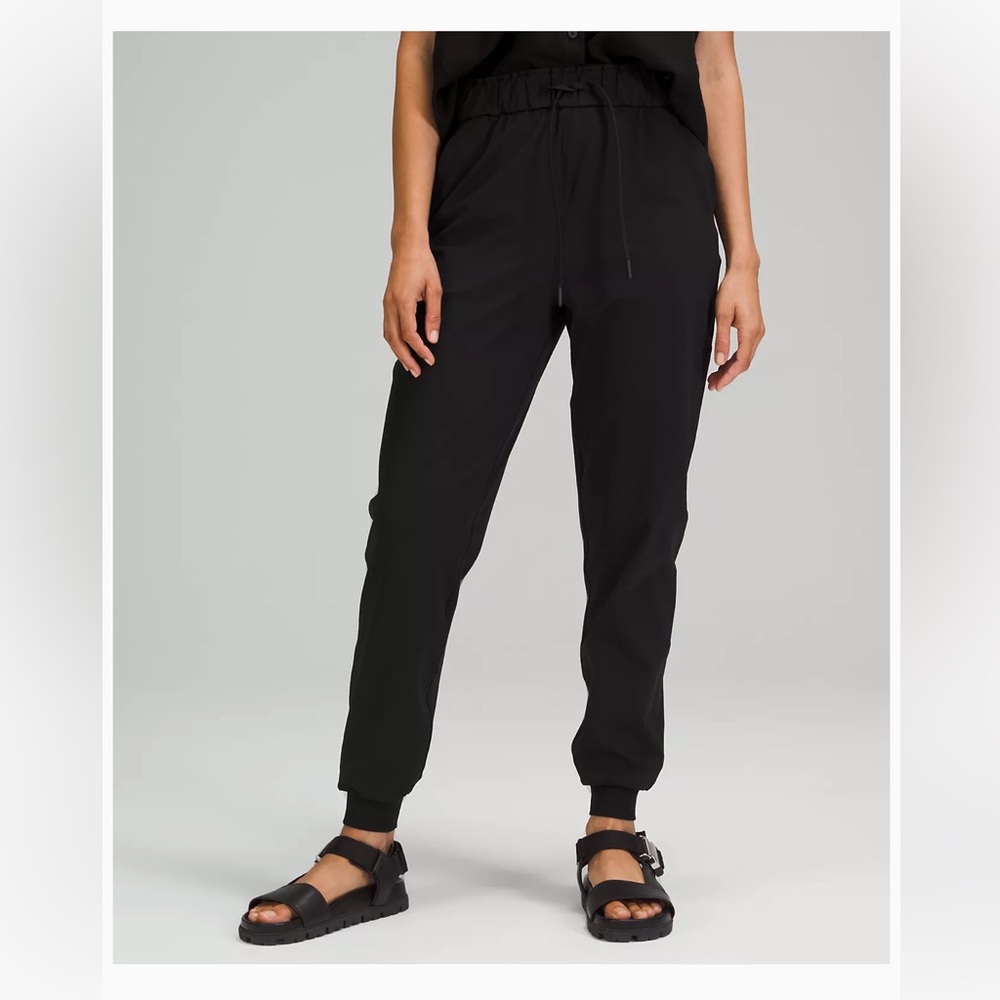 Lululemon Stretch High-Rise Joggers